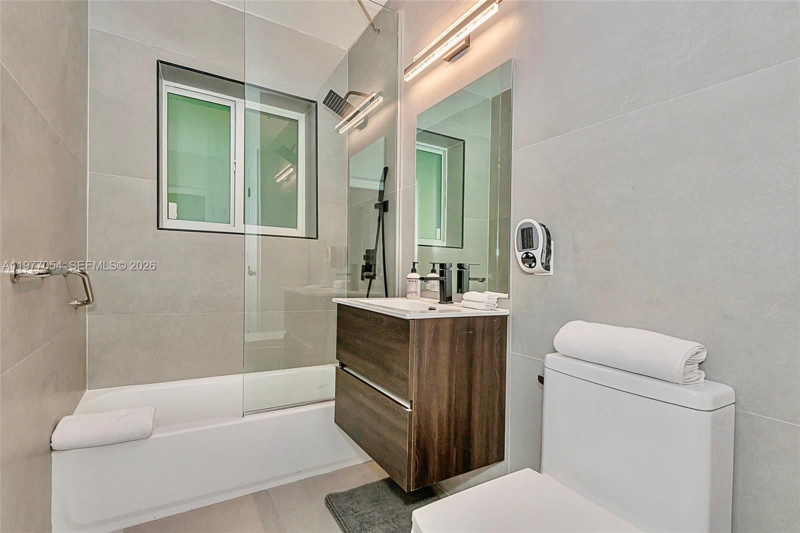 10450 NE 5th Ave - 15