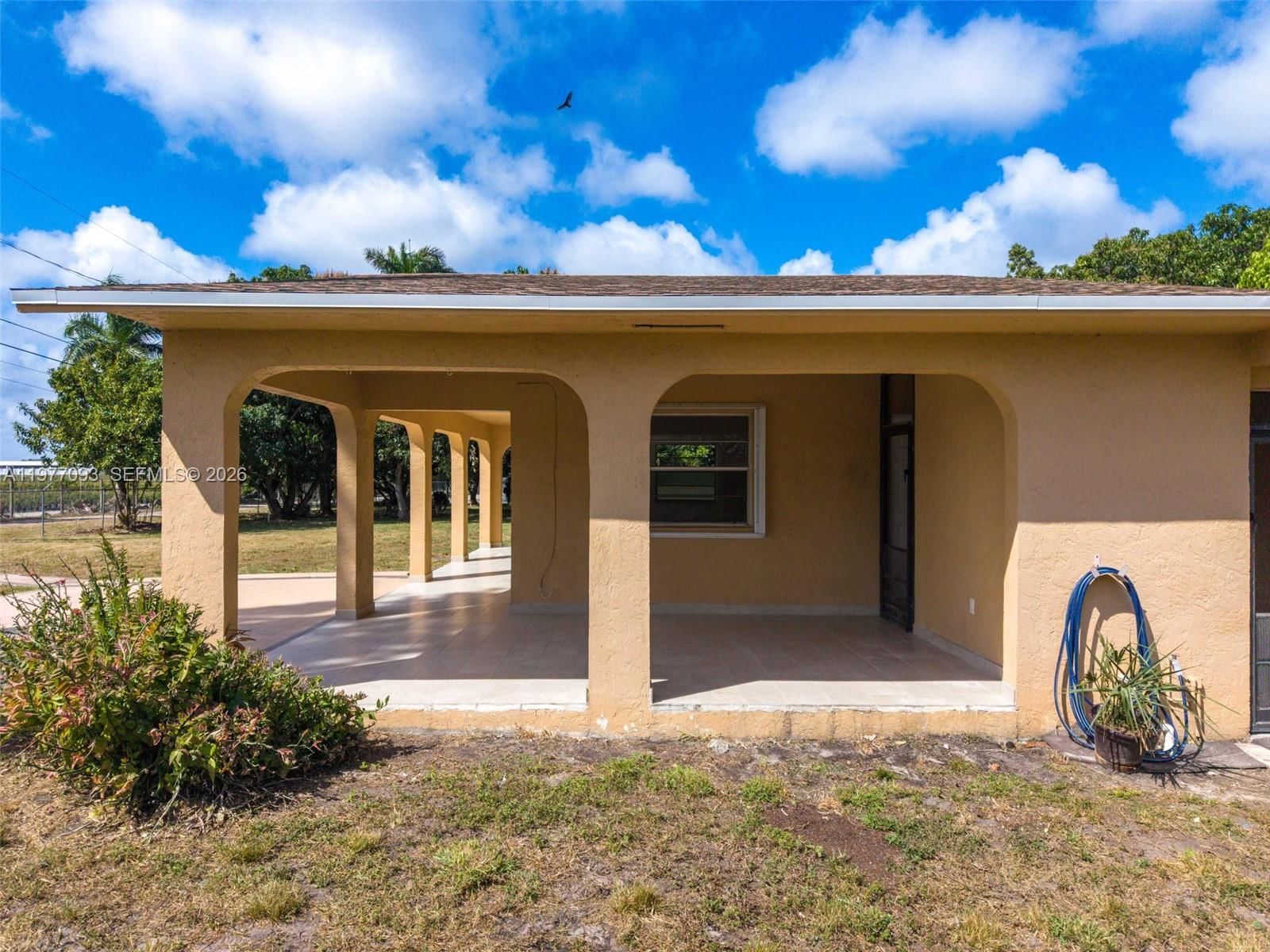 15401 SW 212th St - 34