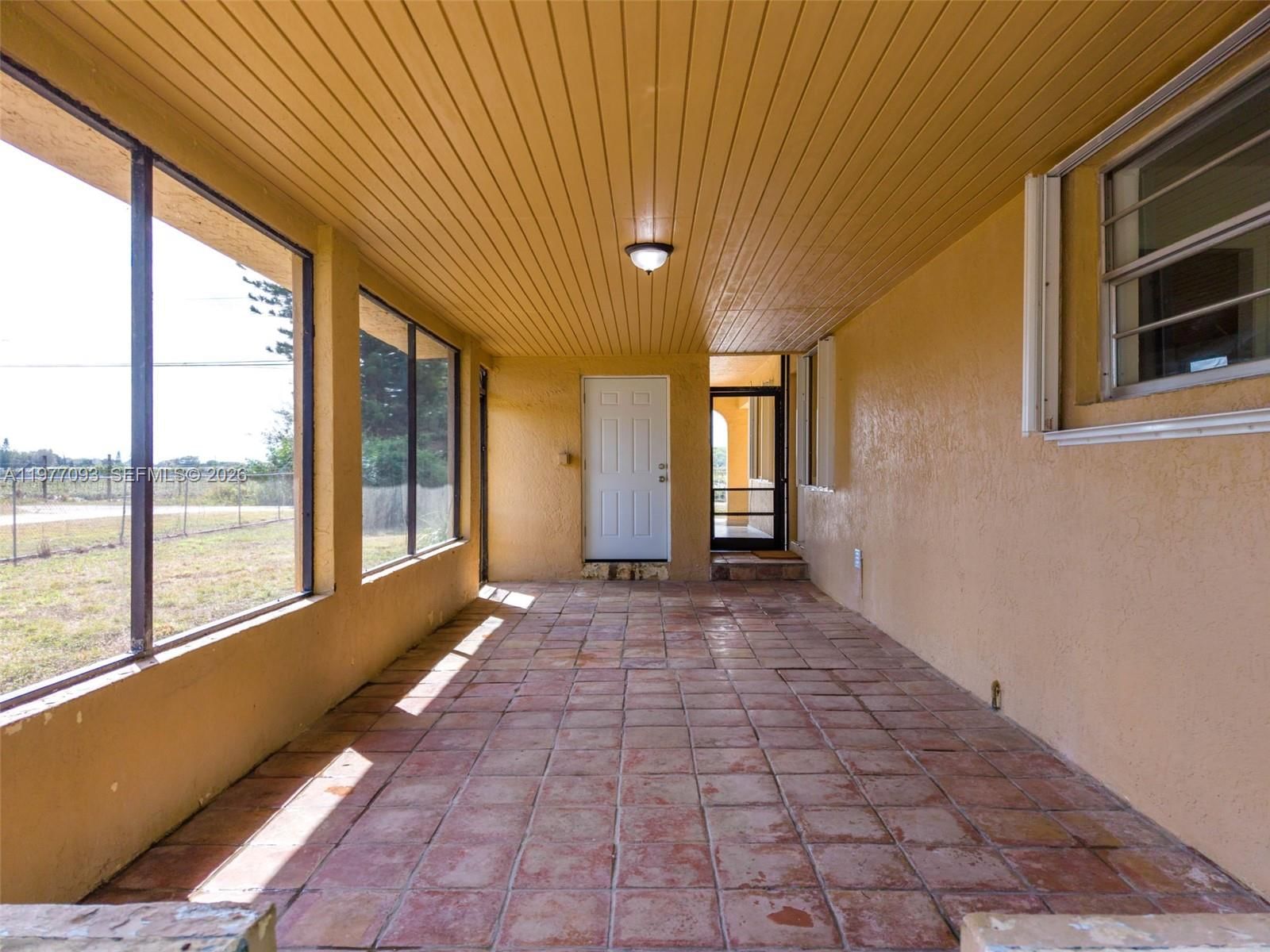 15401 SW 212th St - 38