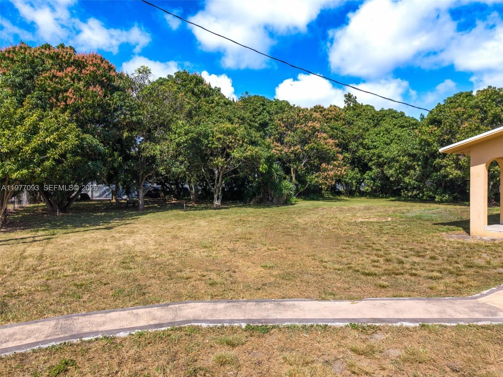 15401 SW 212th St - 40