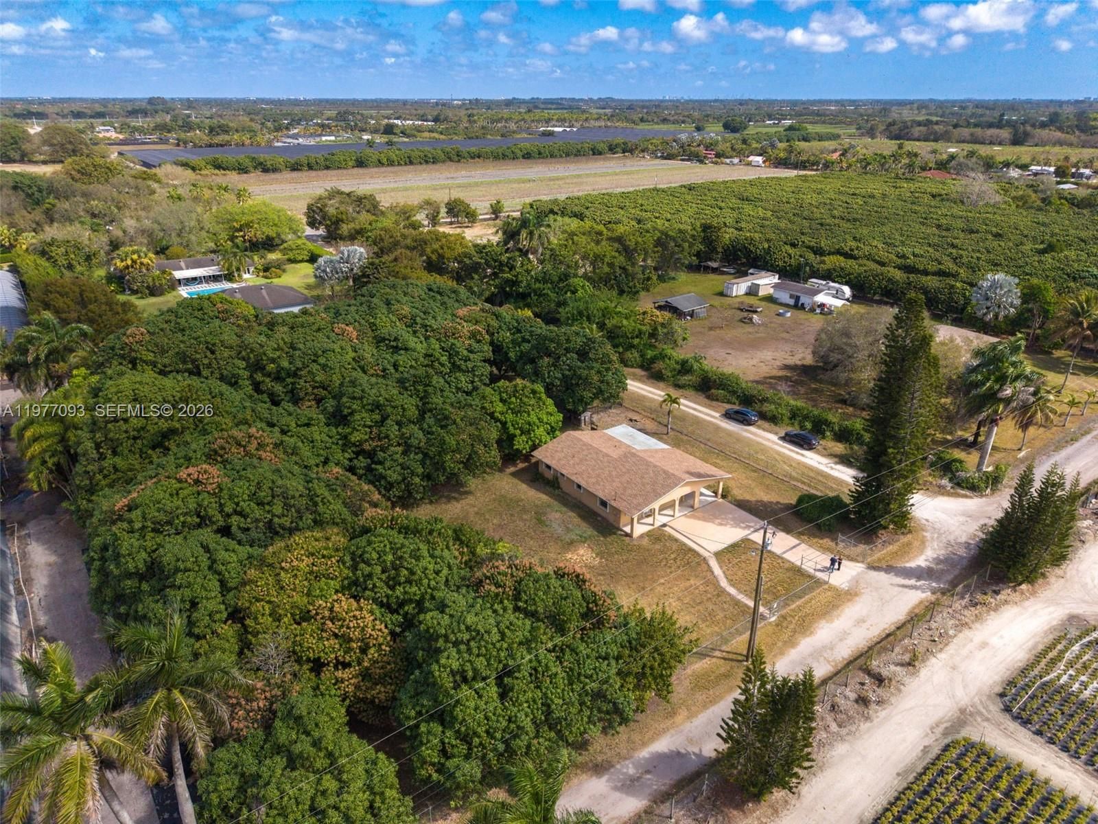 15401 SW 212th St - 42