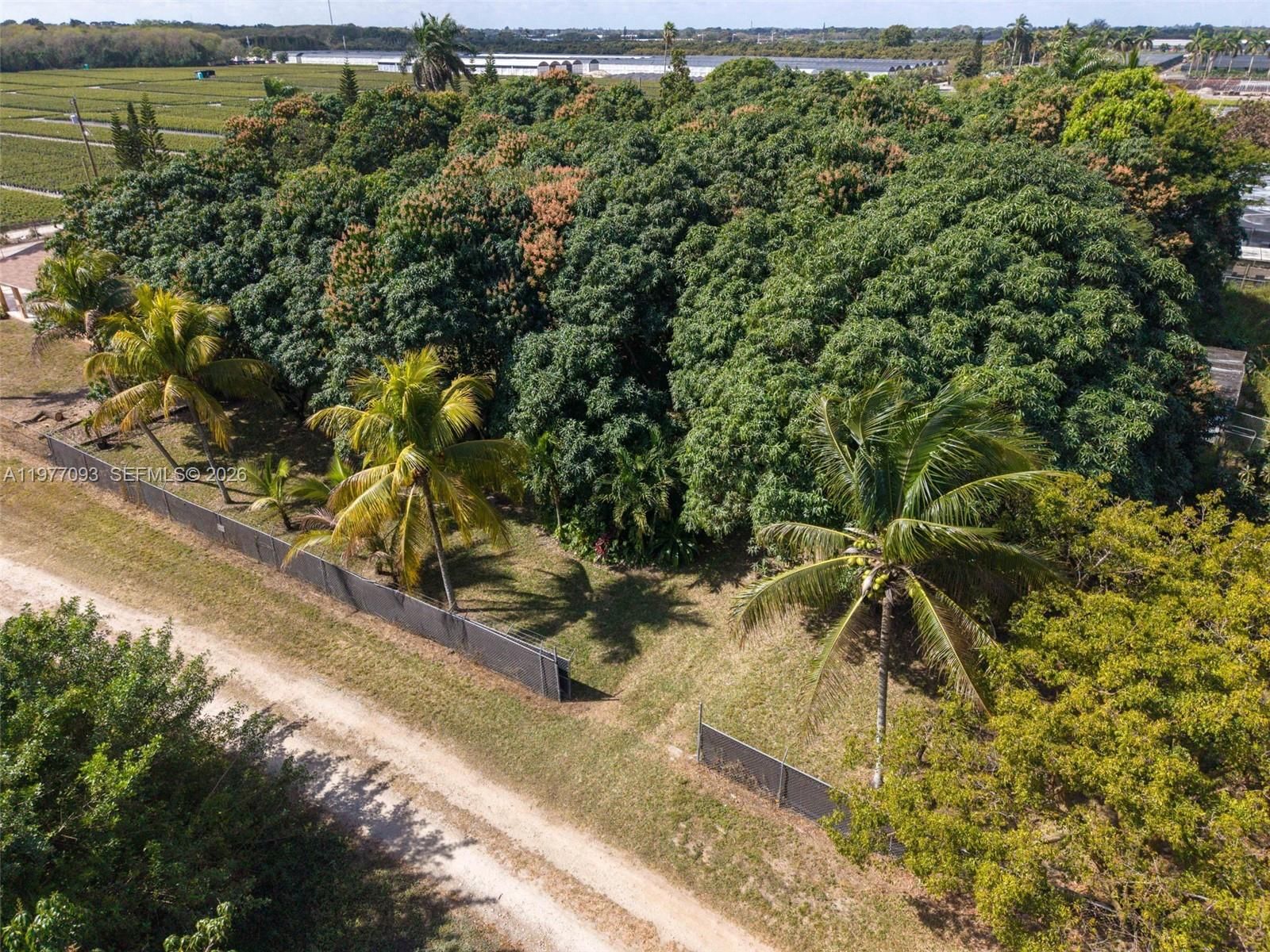 15401 SW 212th St - 43