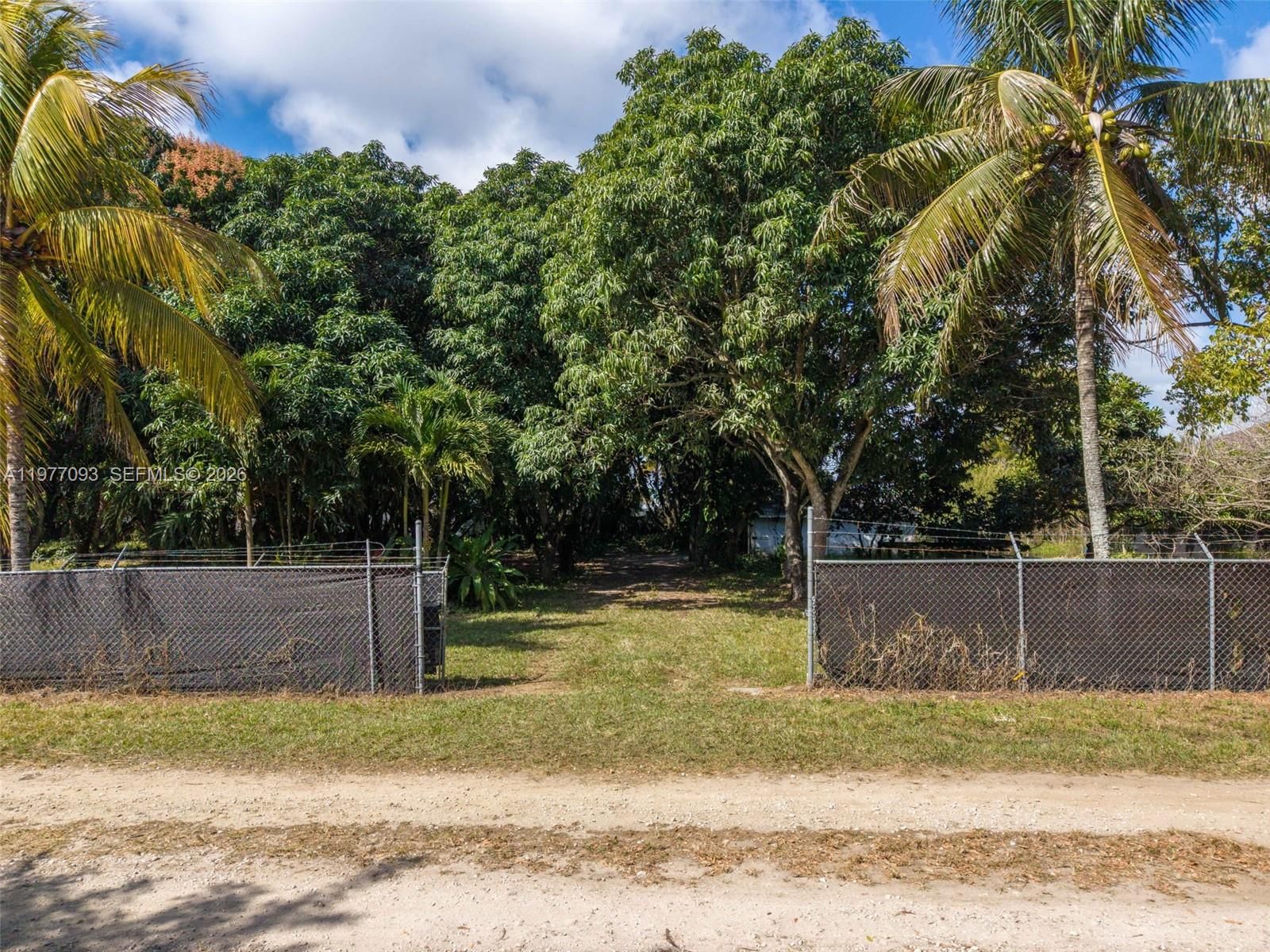 15401 SW 212th St - 45