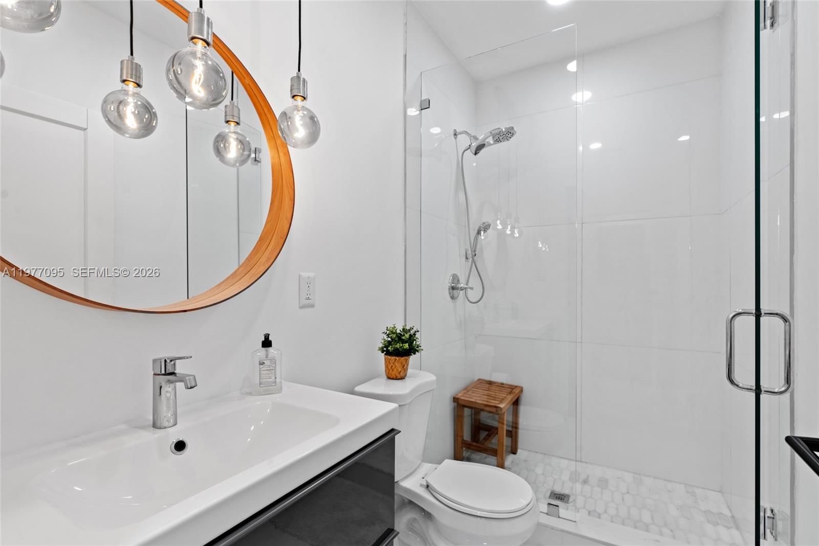 1028 NE 84th St - 33