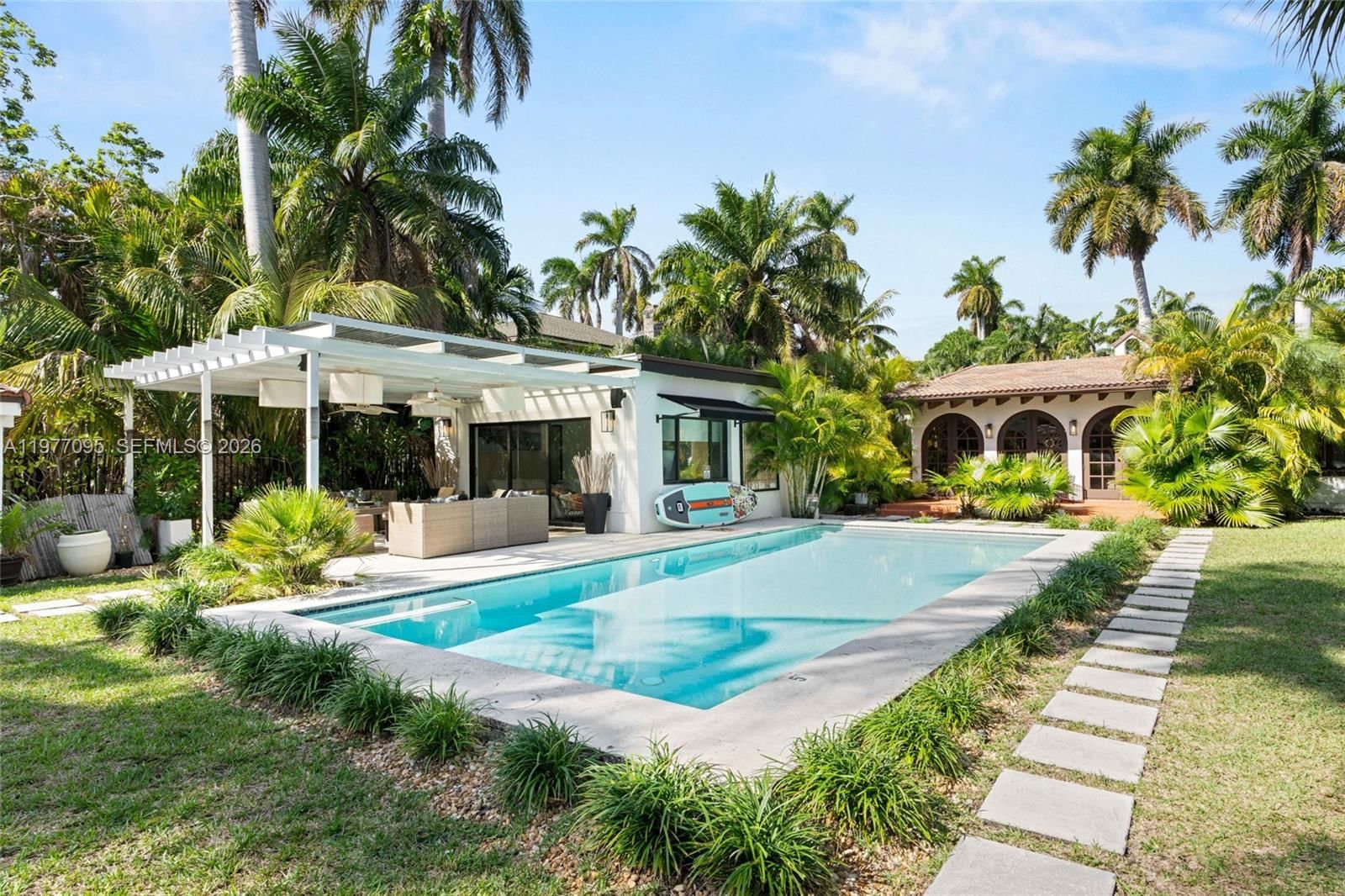 1028 NE 84th St - 48