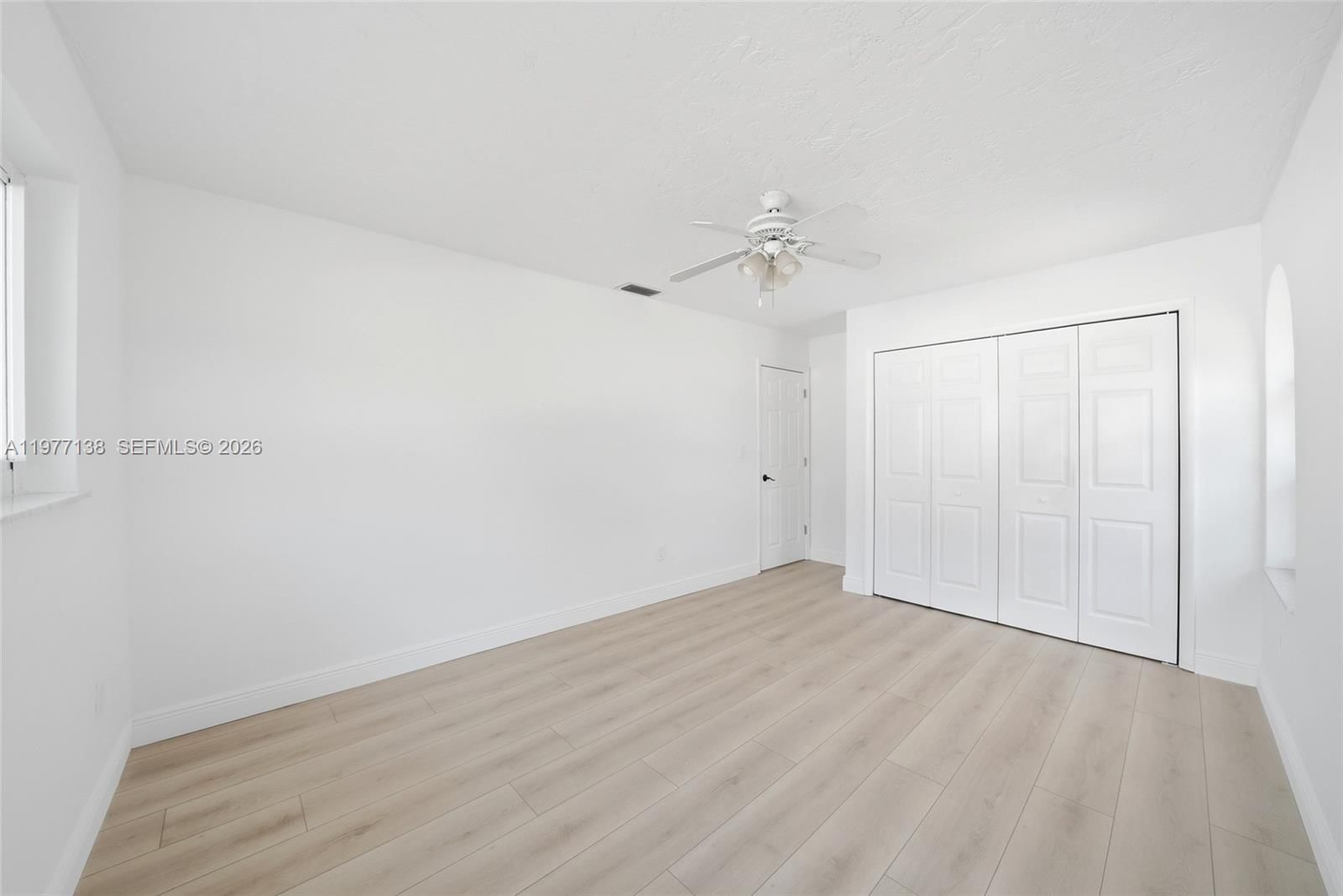 1880 NE 206th Ter - 17