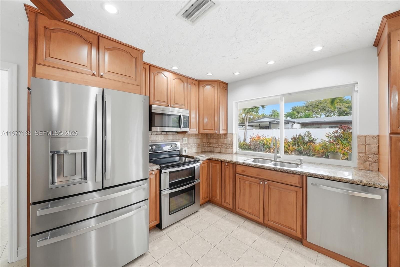 1880 NE 206th Ter - 9