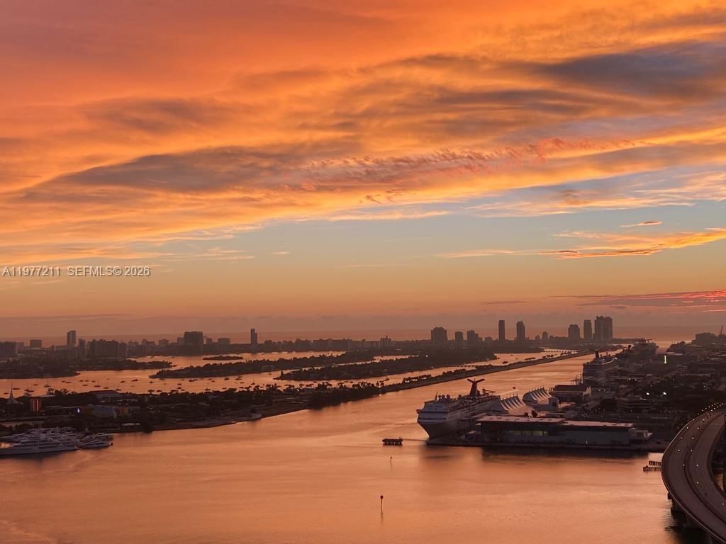 888 BISCAYNE BLVD, Unit 3001 - 27