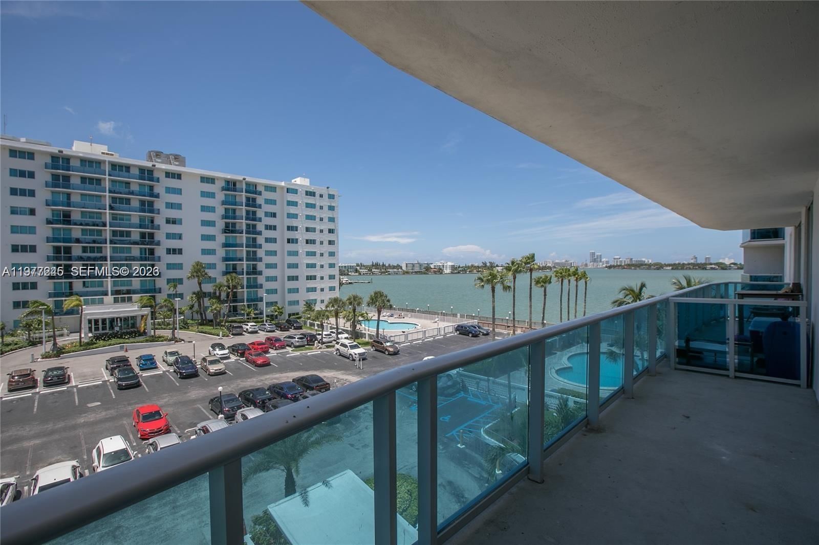 7501 E Treasure Dr, Unit 4K - 3