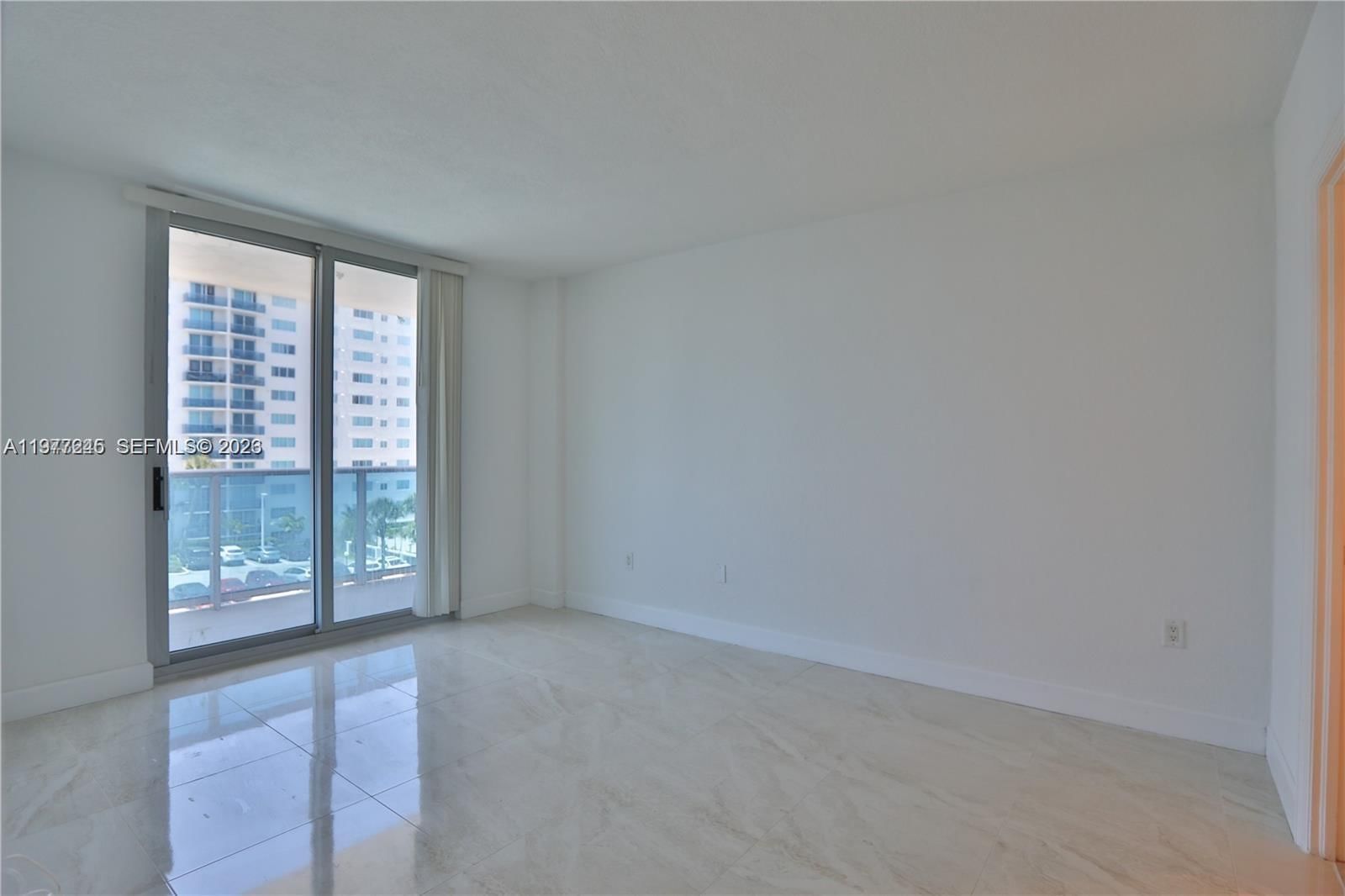 7501 E Treasure Dr, Unit 4K - 6