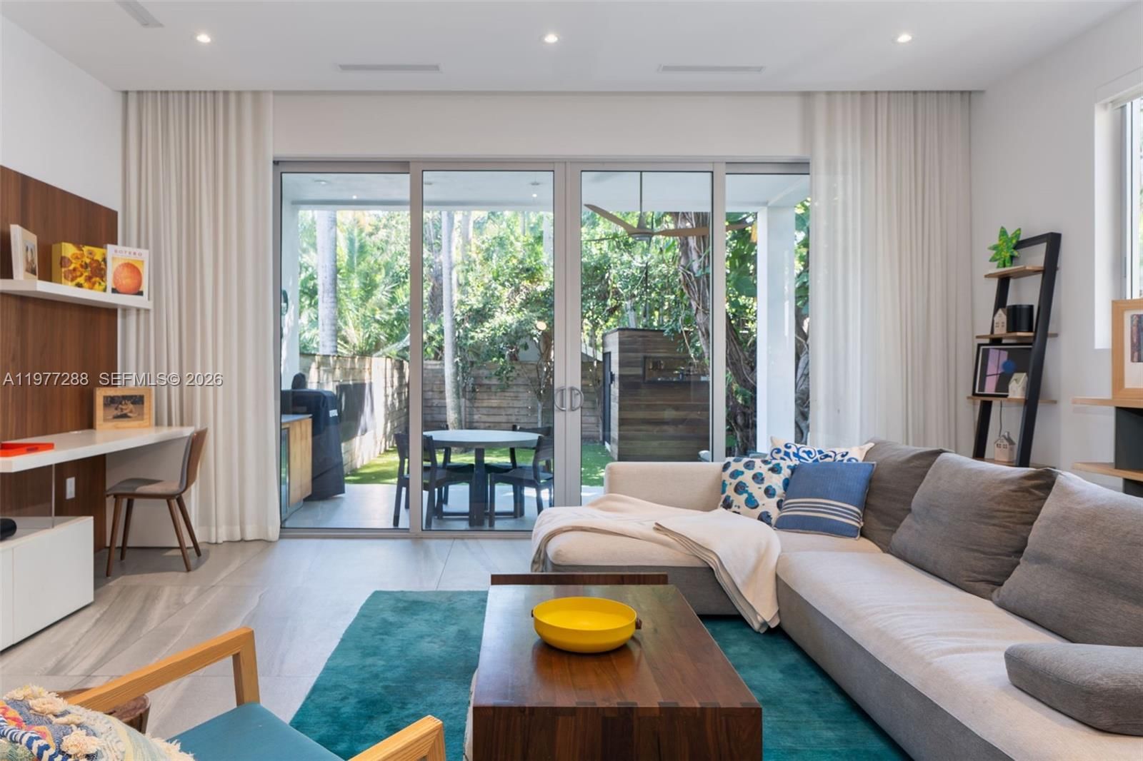 2977 BRIDGEPORT AVE - 11