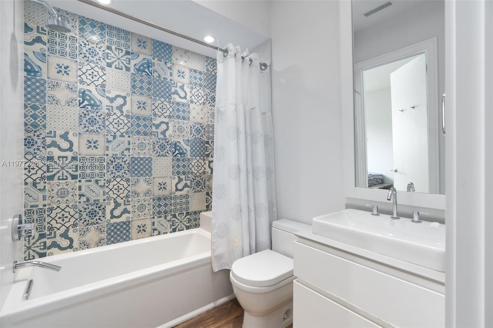 2977 BRIDGEPORT AVE - 26