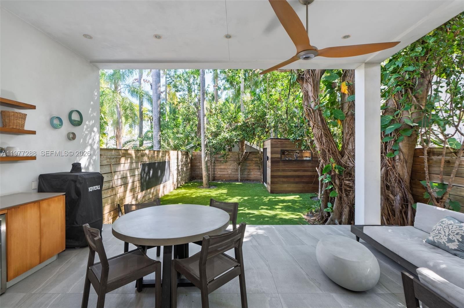 2977 BRIDGEPORT AVE - 32