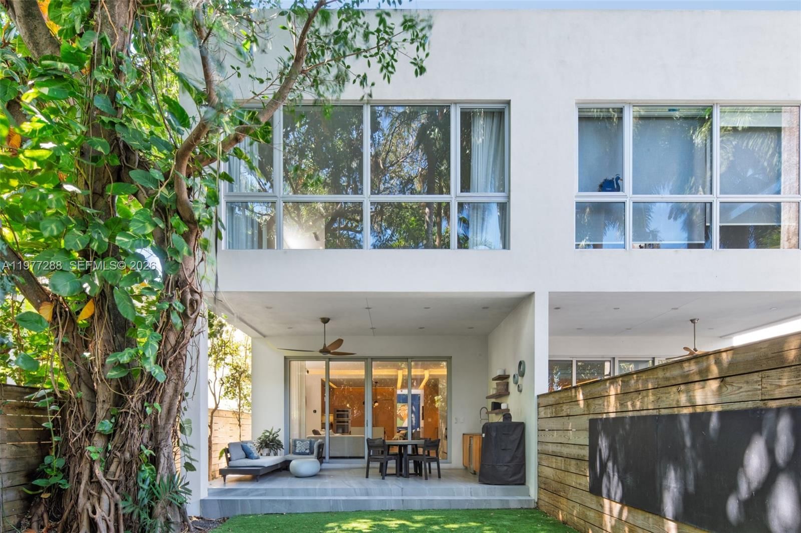 2977 BRIDGEPORT AVE - 35