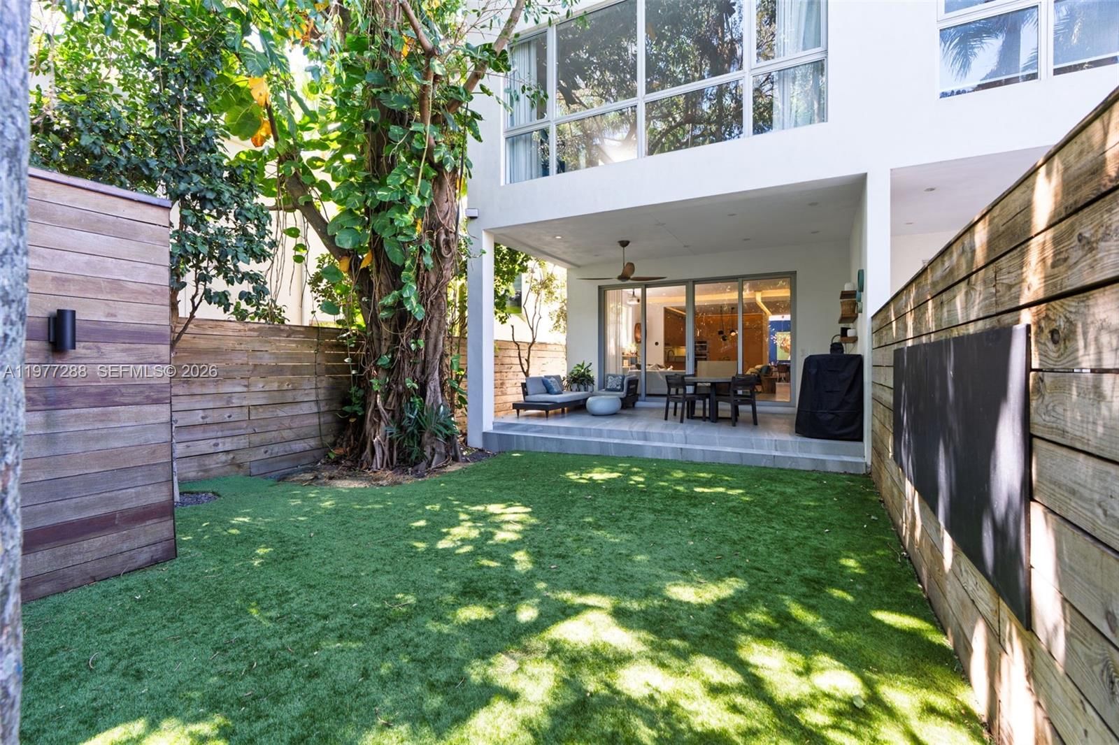 2977 BRIDGEPORT AVE - 36