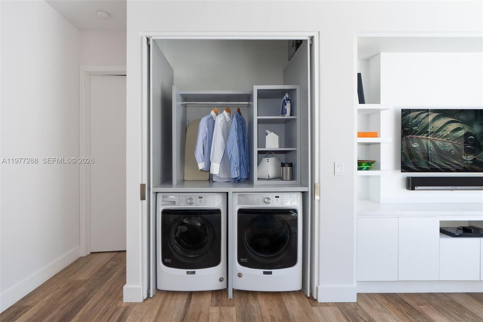 2977 BRIDGEPORT AVE - 37