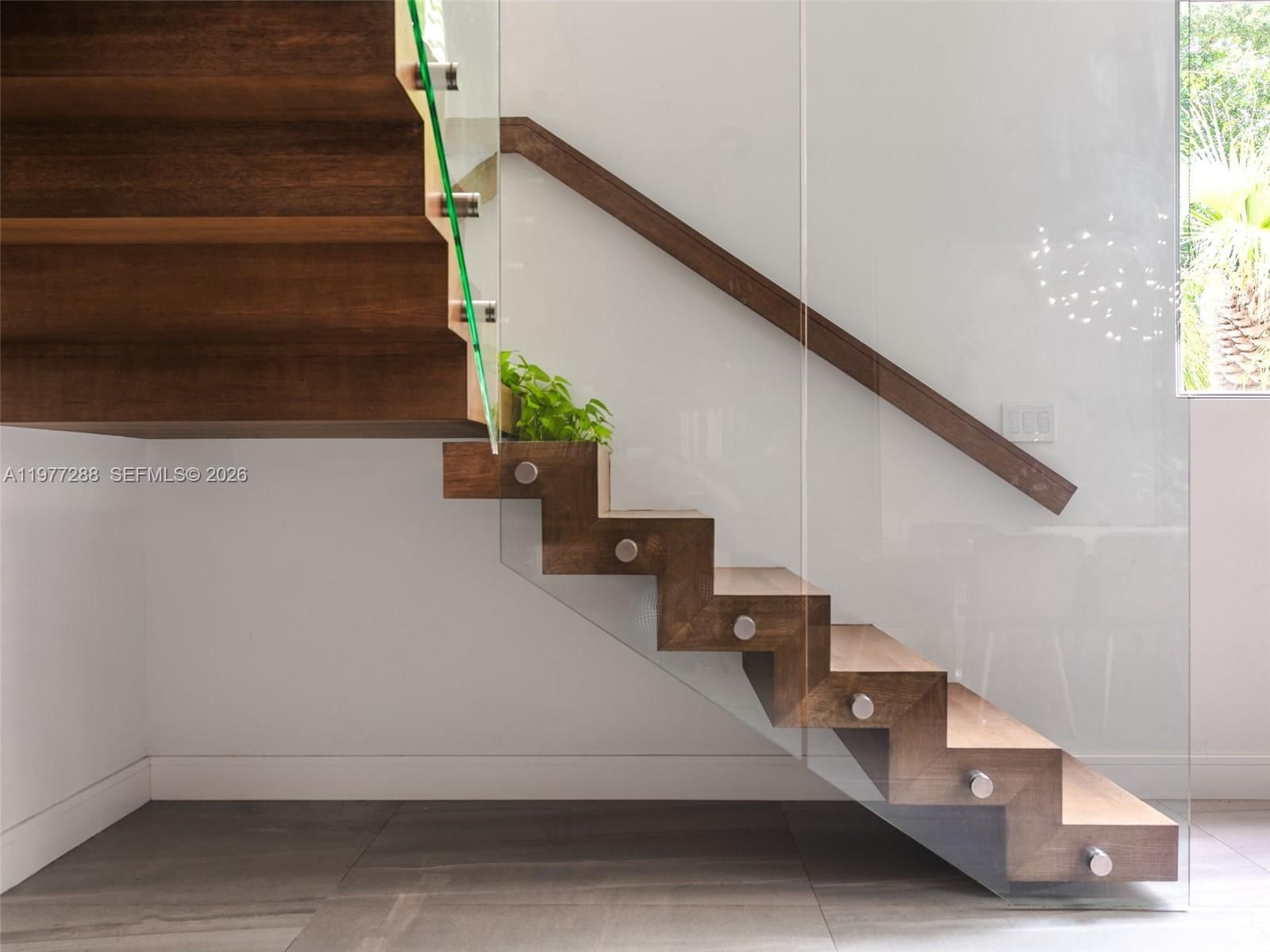 2977 BRIDGEPORT AVE - 8