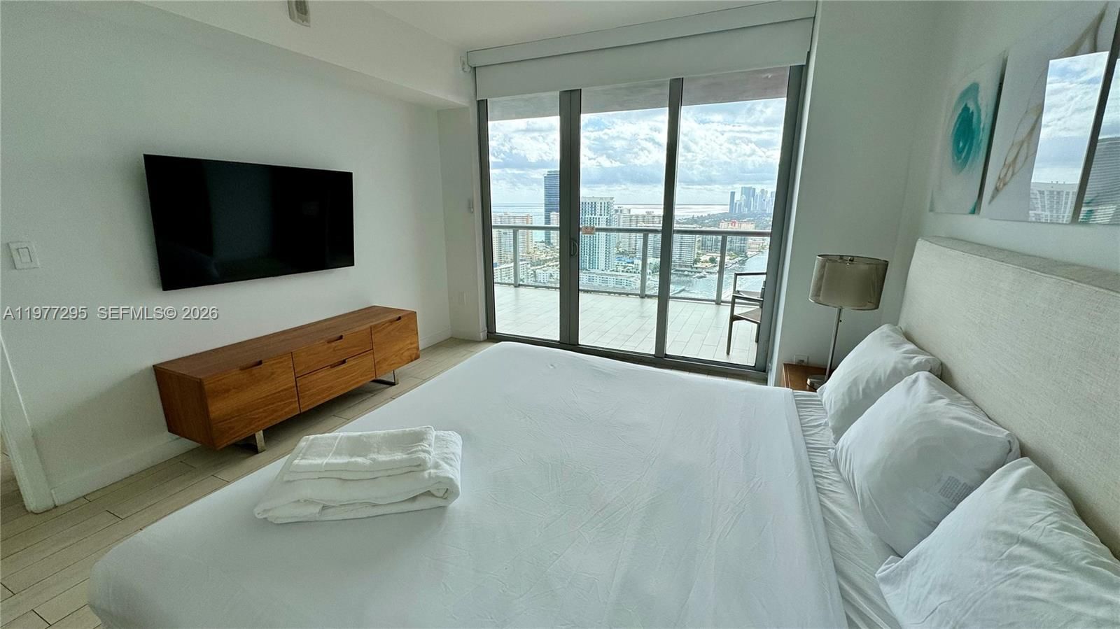 2600 E Hallandale Beach Blvd, Unit T3205 - 12