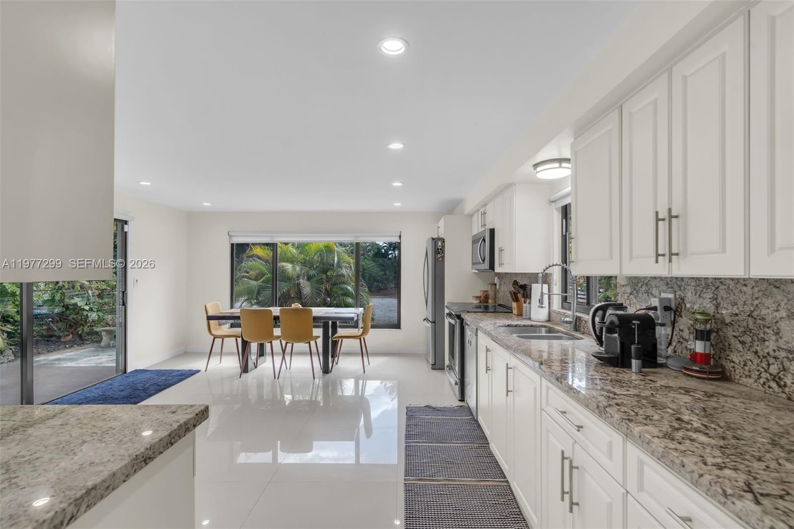 810 NE 149th St - 10