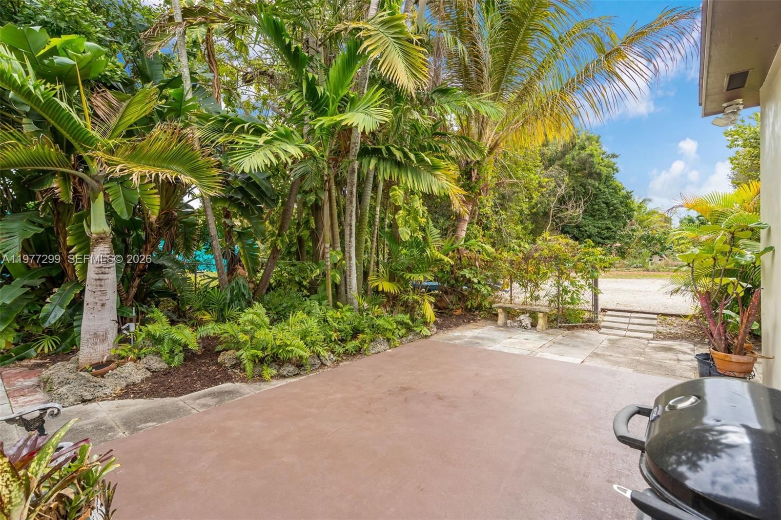 810 NE 149th St - 26