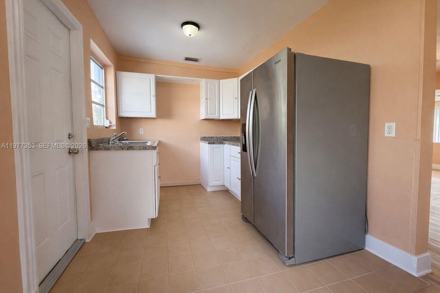 3131 SW 2nd St, Unit 3131 - 8