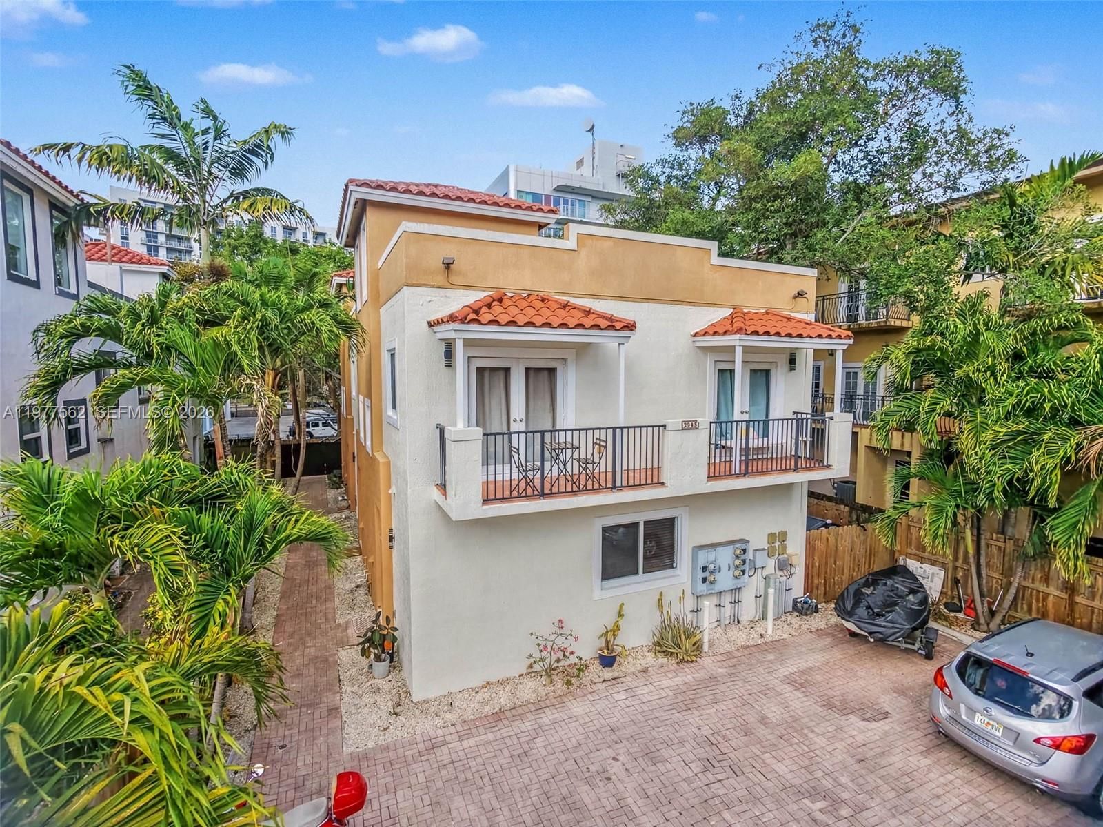 2945 COCONUT AVE - 1