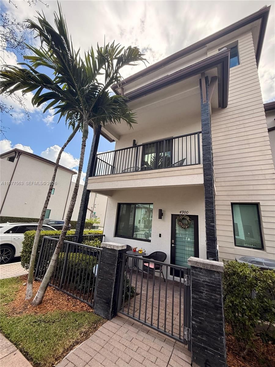 4900 NW 83rd Path - 1