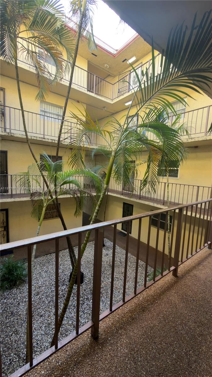 11925 NE 2ND AVE, Unit B207 - 10