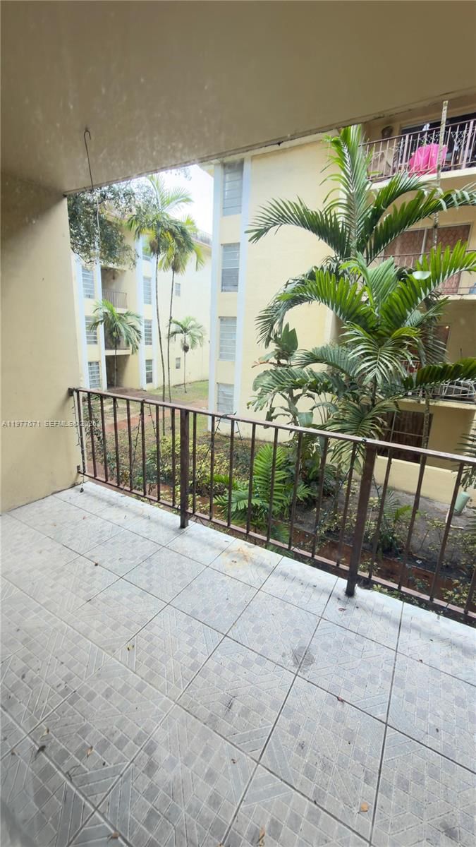 11925 NE 2ND AVE, Unit B207 - 8