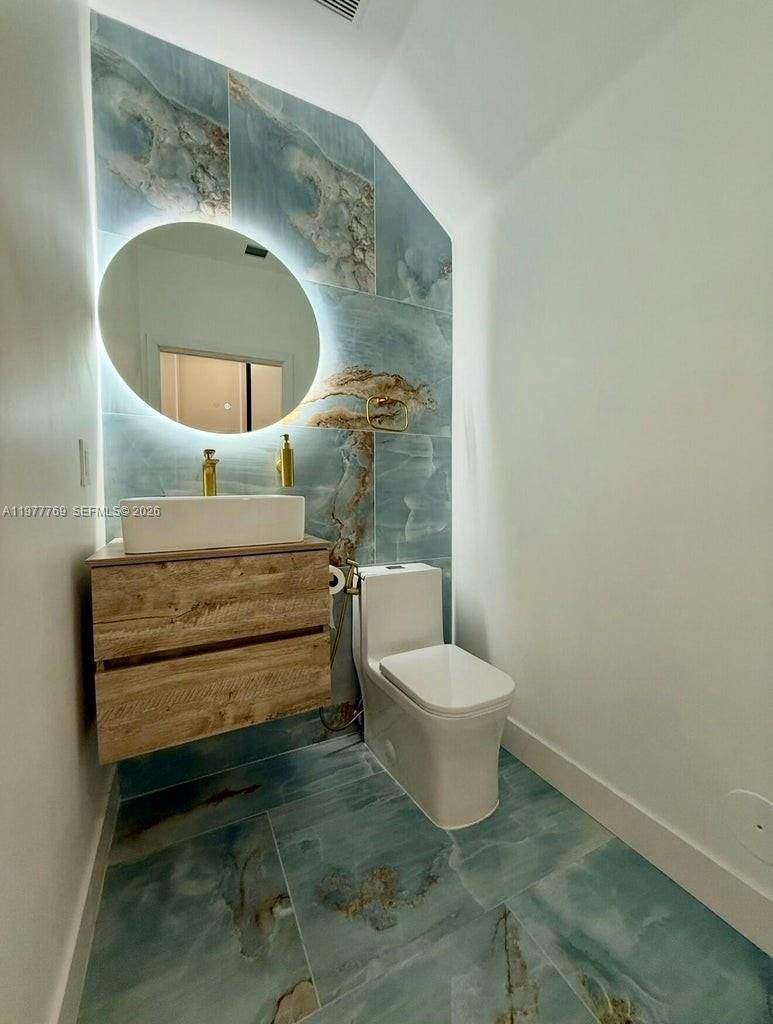 1035 NW 2nd Ave - 11