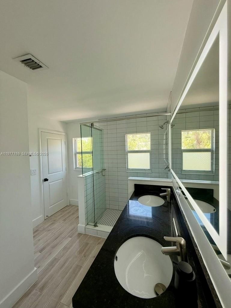 1035 NW 2nd Ave - 29