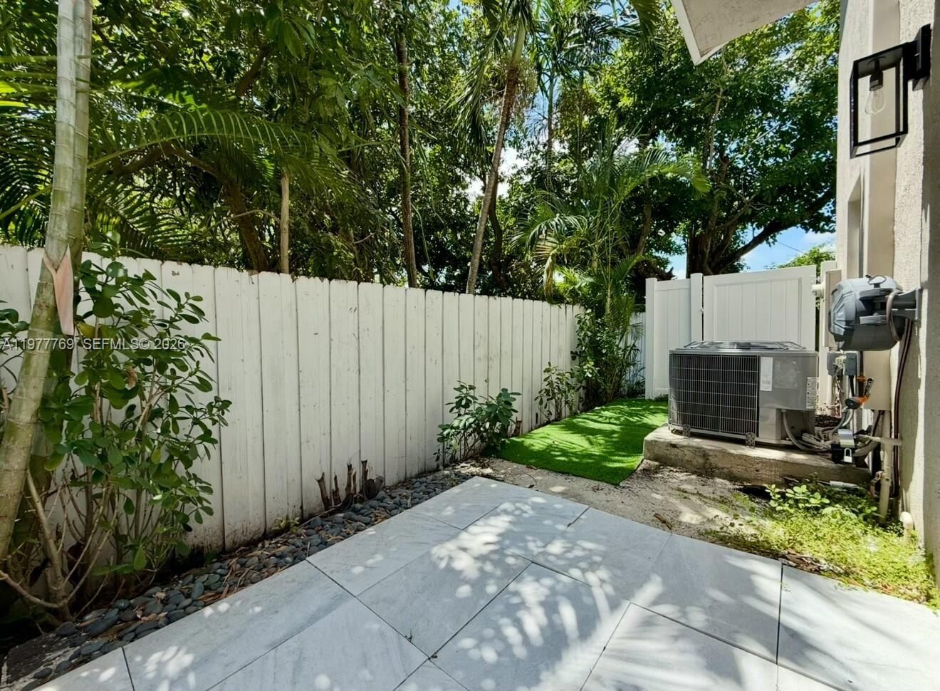 1035 NW 2nd Ave - 34