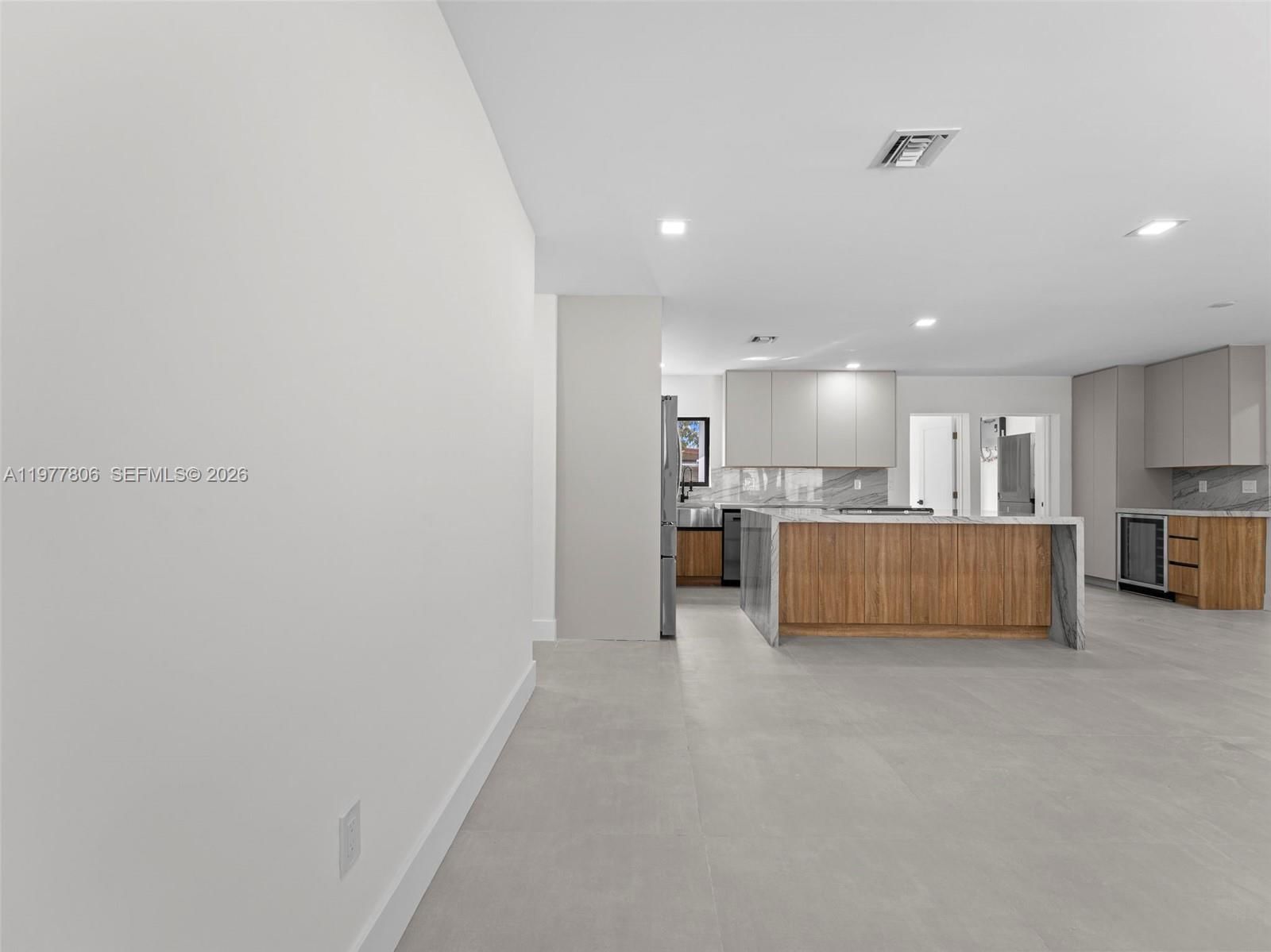 610 NE 164th Ter - 11