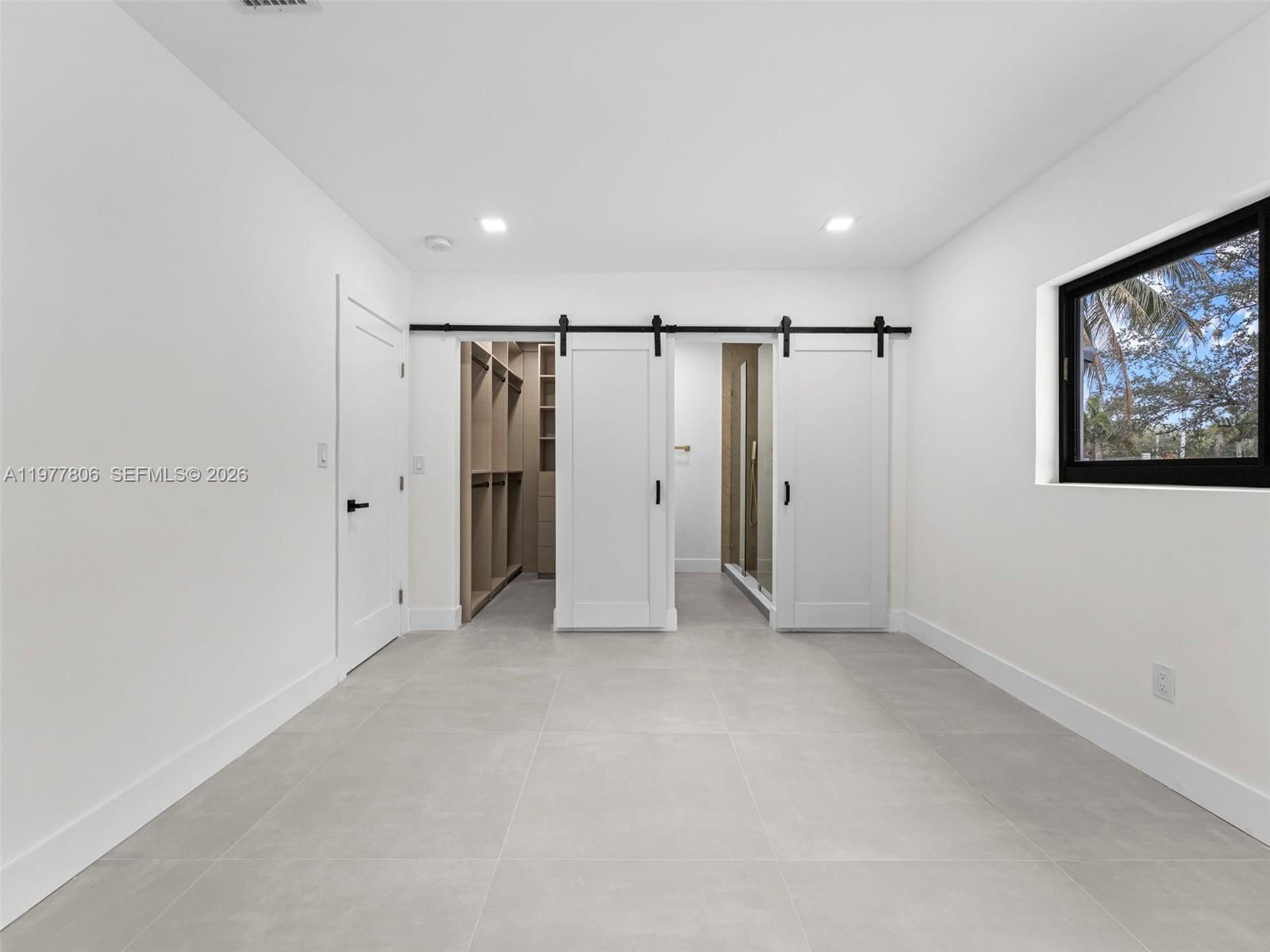 610 NE 164th Ter - 12