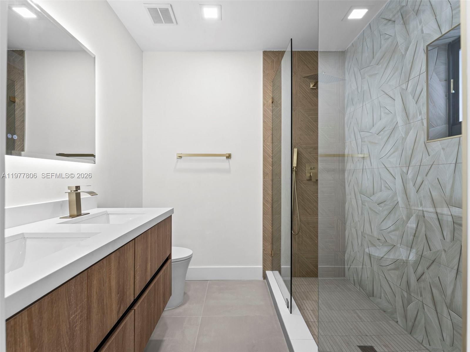 610 NE 164th Ter - 14