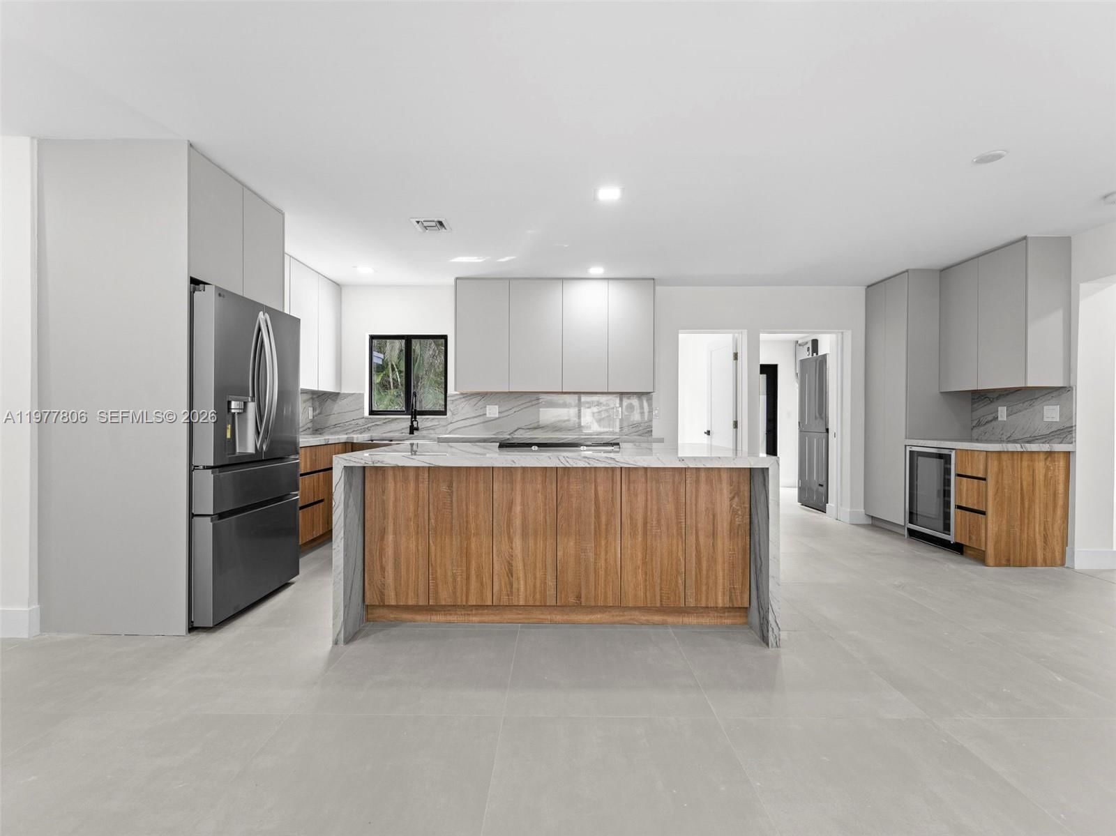 610 NE 164th Ter - 7