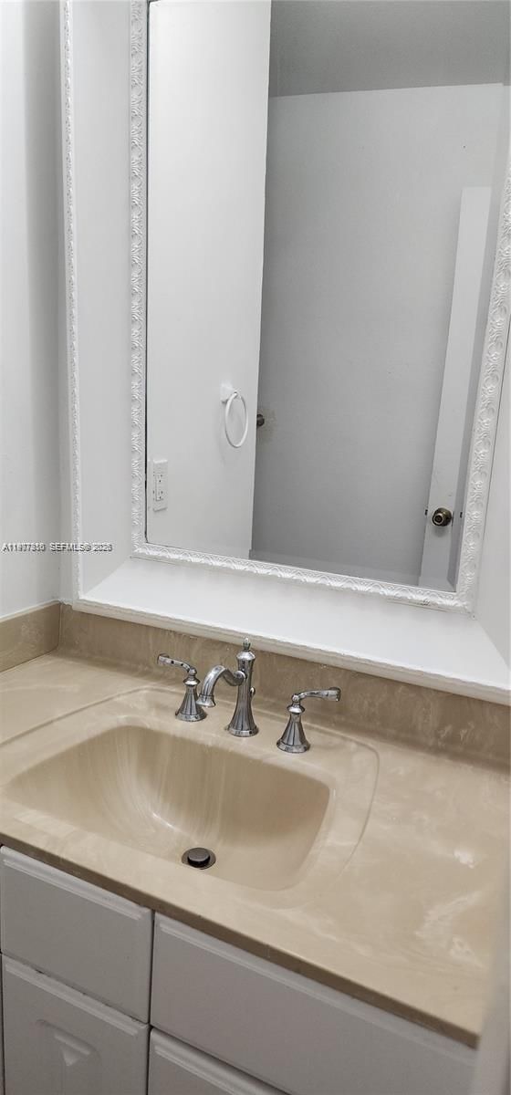 3948 NW 87th Ave, Unit 3948 - 10