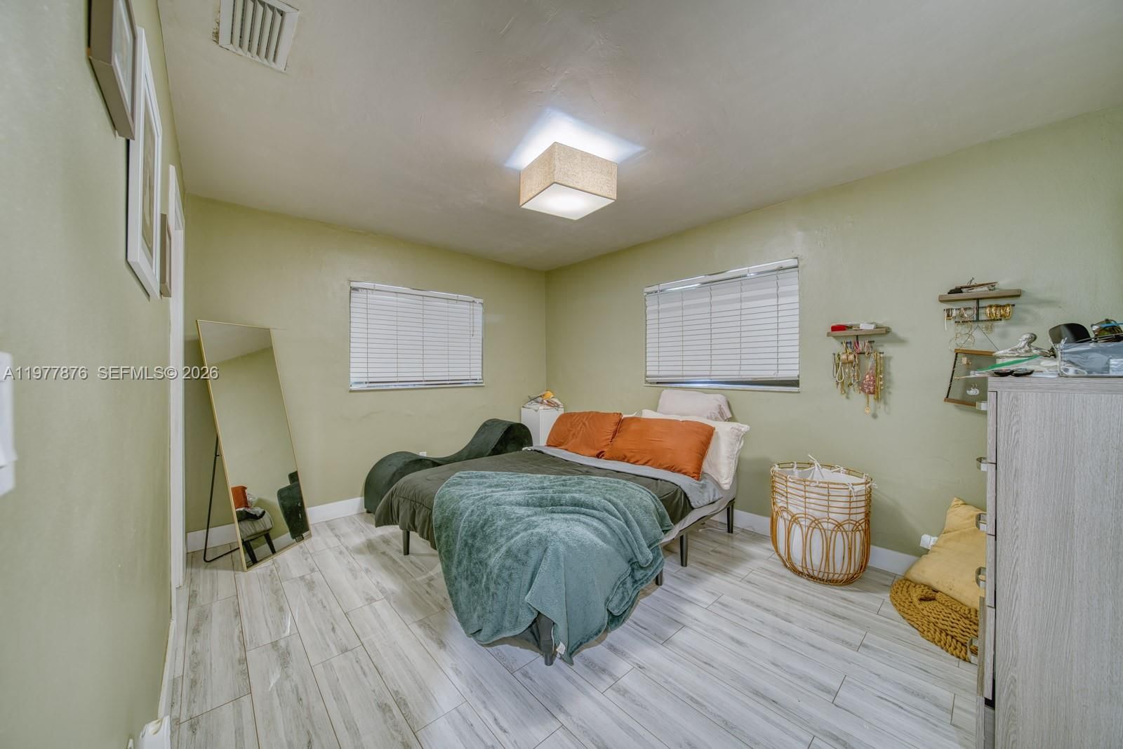 9104 SW 180th St - 19