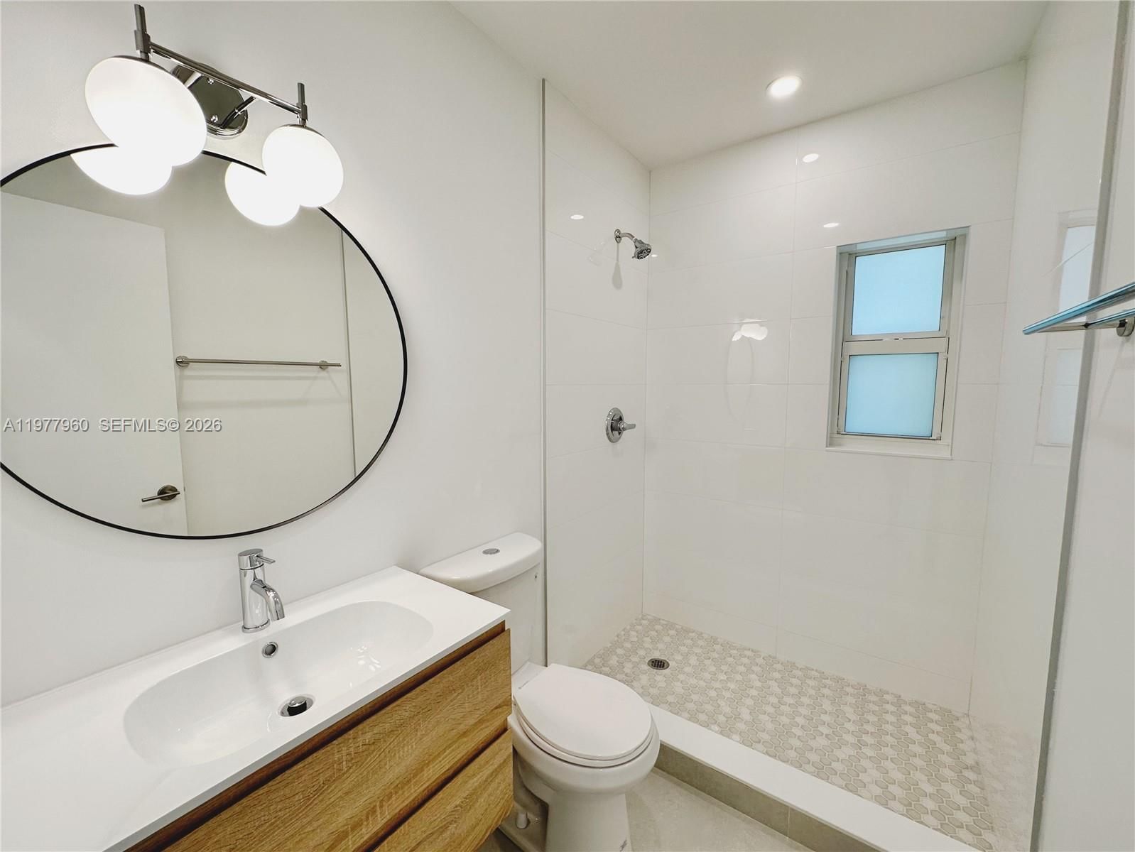 12125 NE 7th Ave - 15