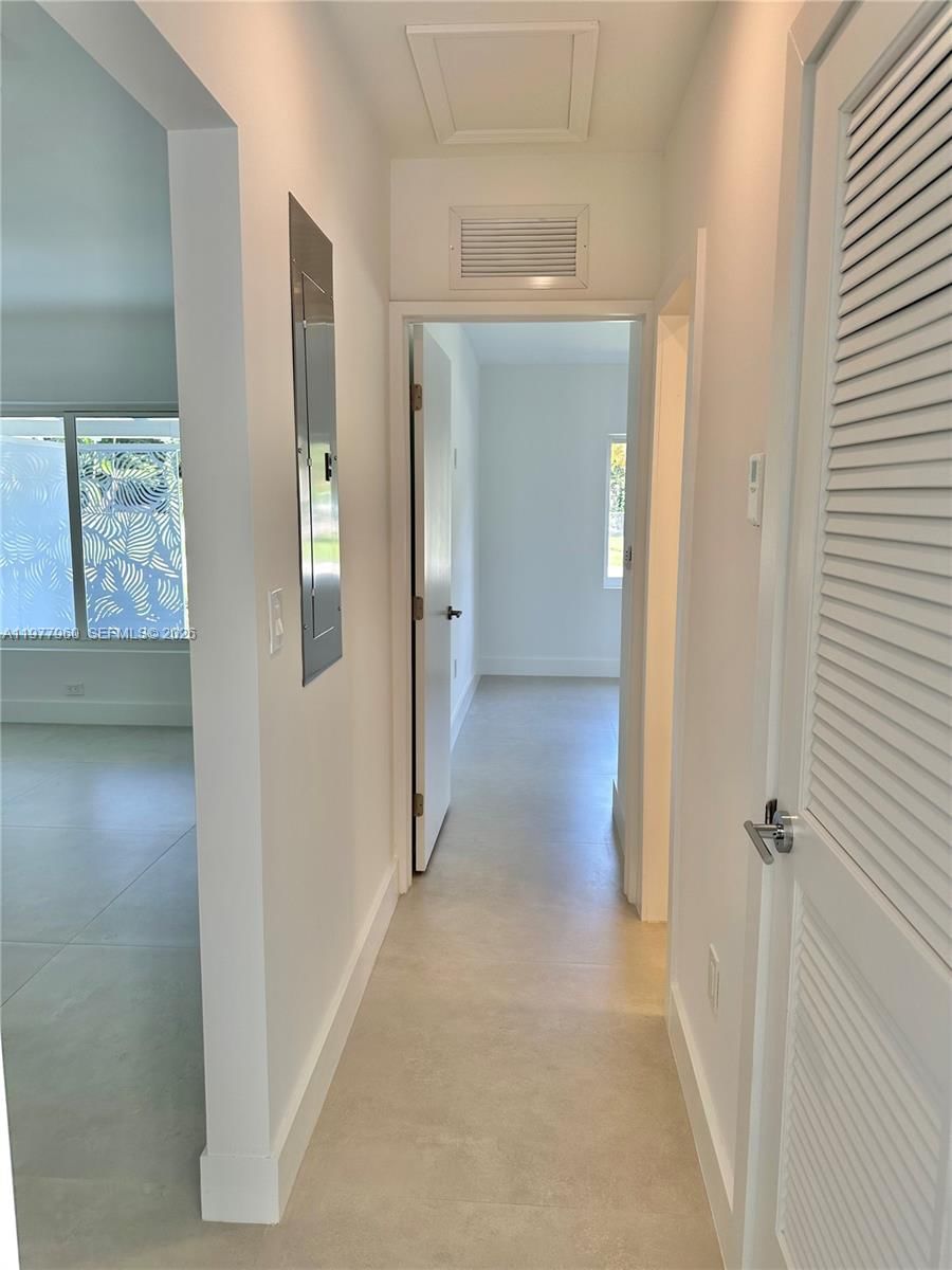 12125 NE 7th Ave - 25