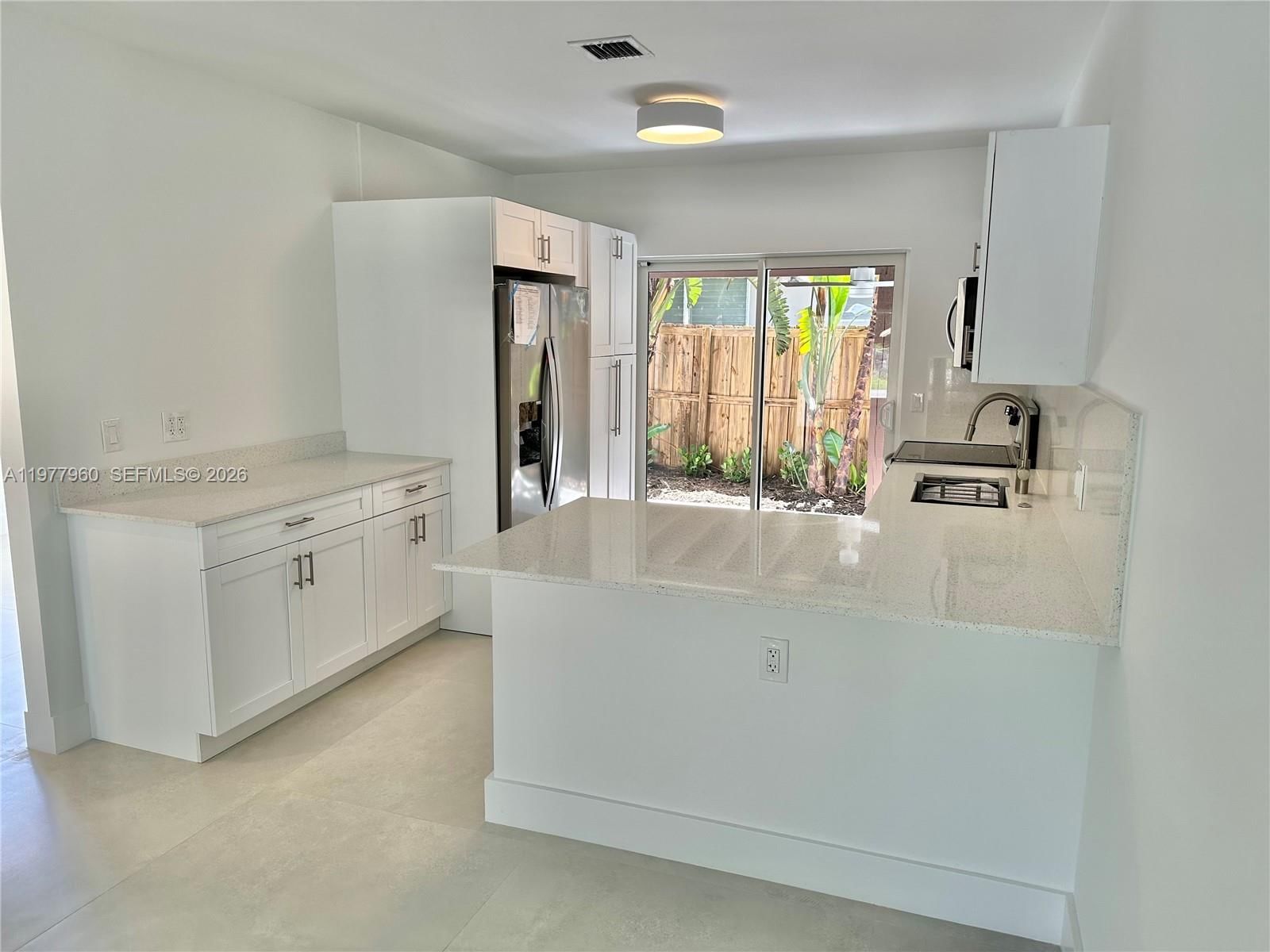 12125 NE 7th Ave - 6