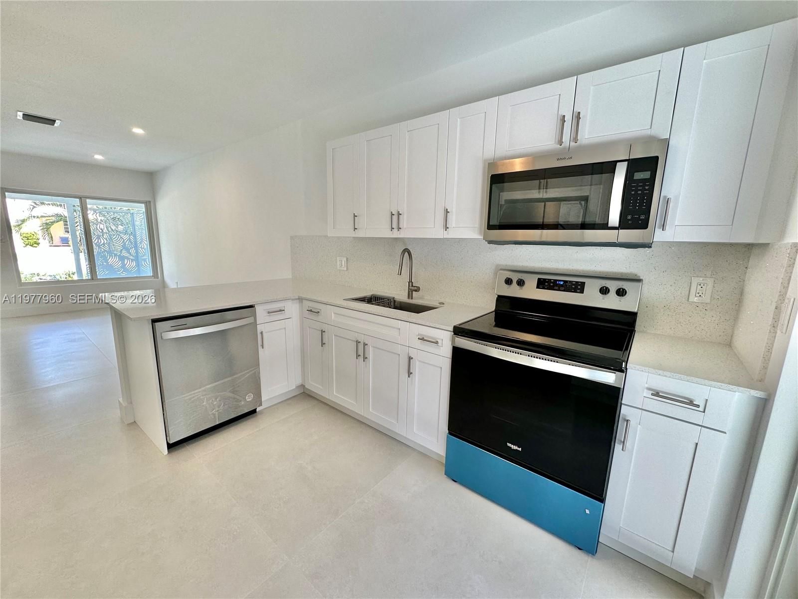 12125 NE 7th Ave - 7