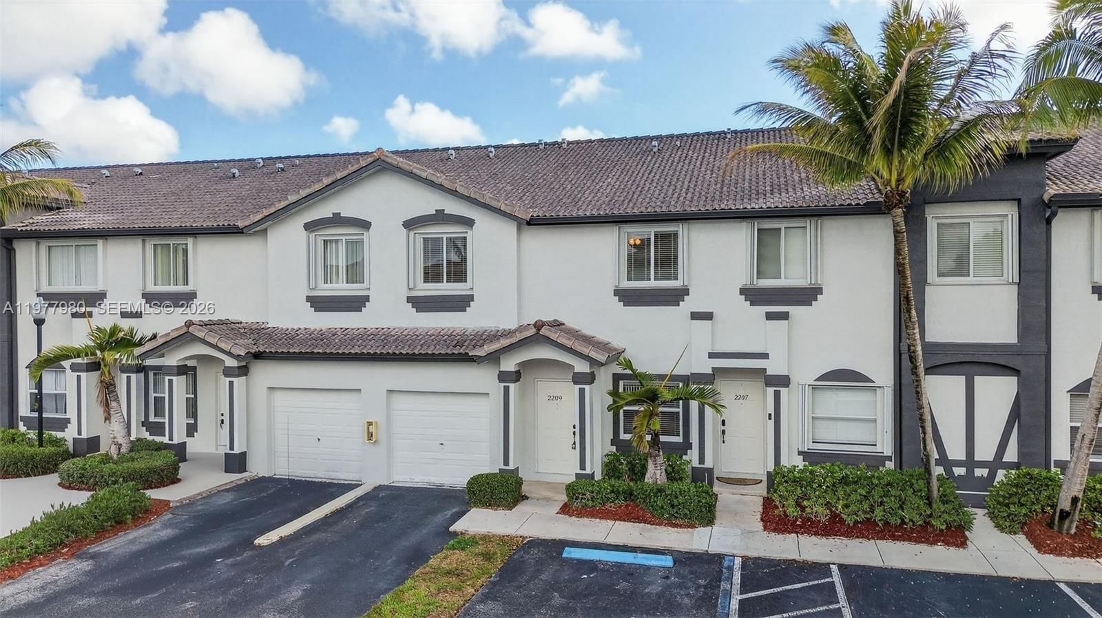 2209 SE 24th Pl, Unit 2209 - 2