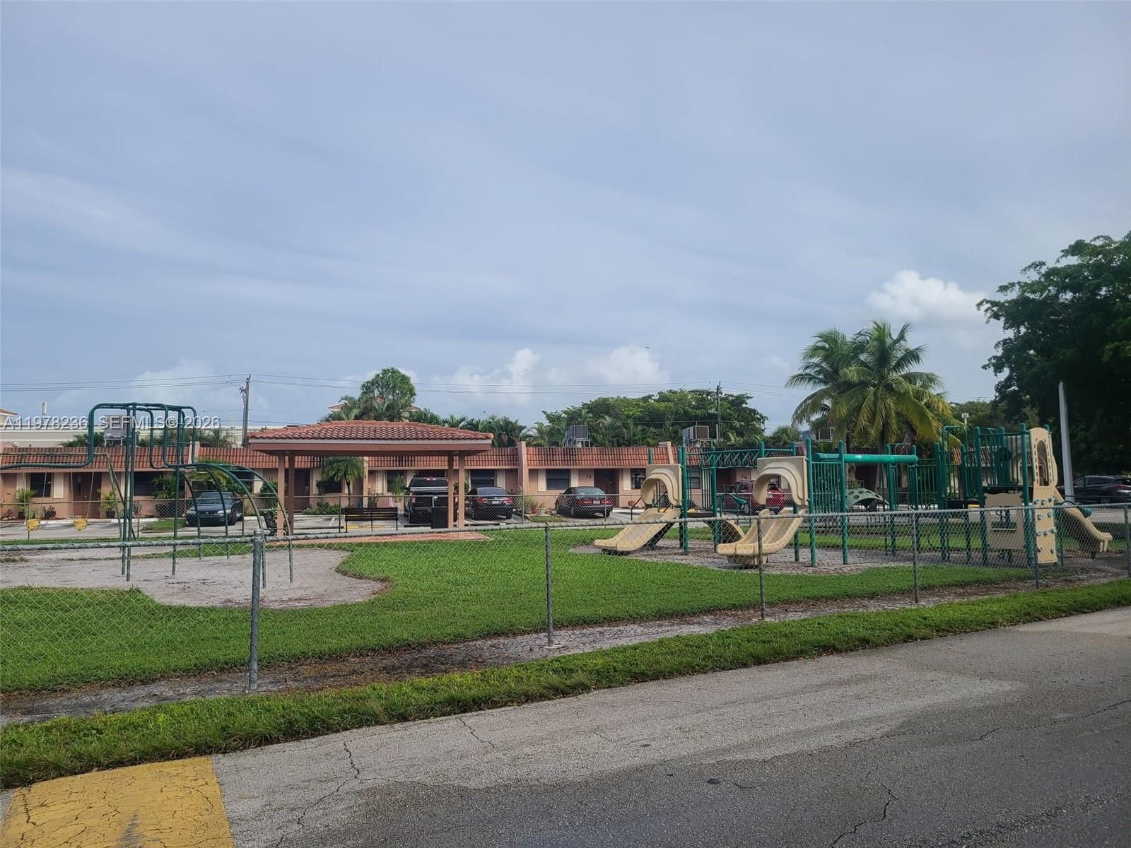 29 SEVILLE CIR, Unit 4-49 - 17