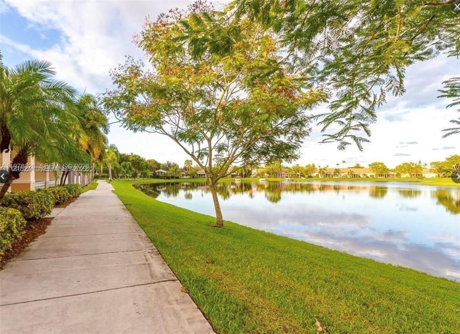 1213 SW 46th Way - 17