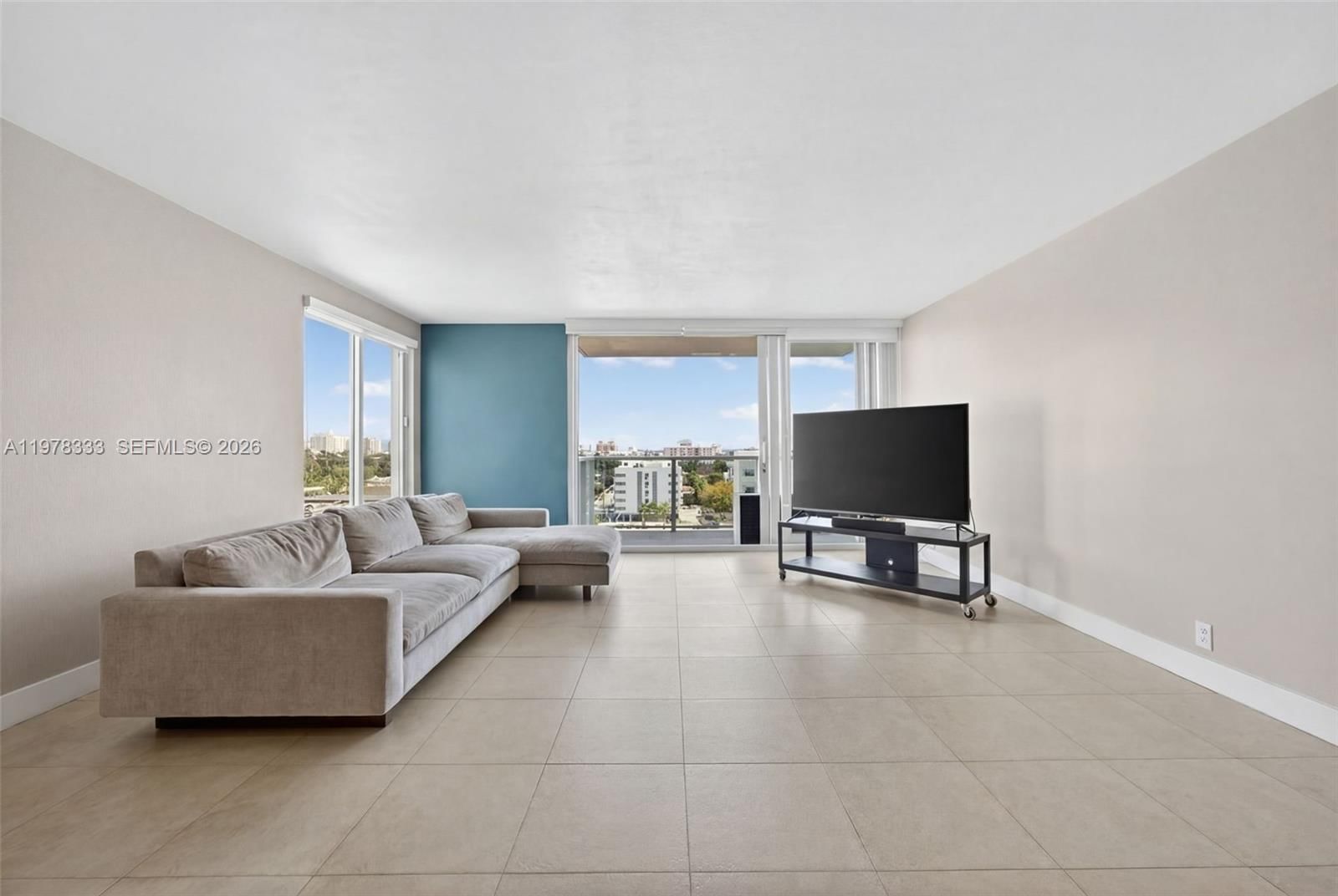 1000 W AVE, Unit 910 - 15