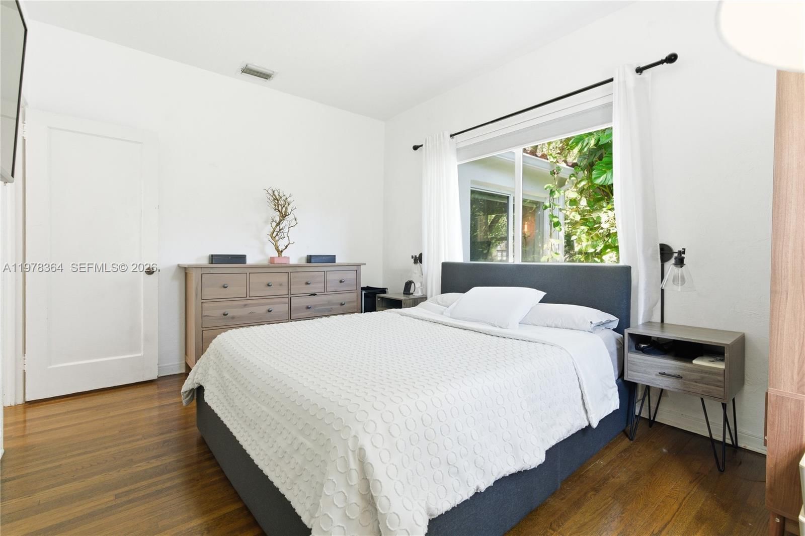 640 NE 115th St - 14