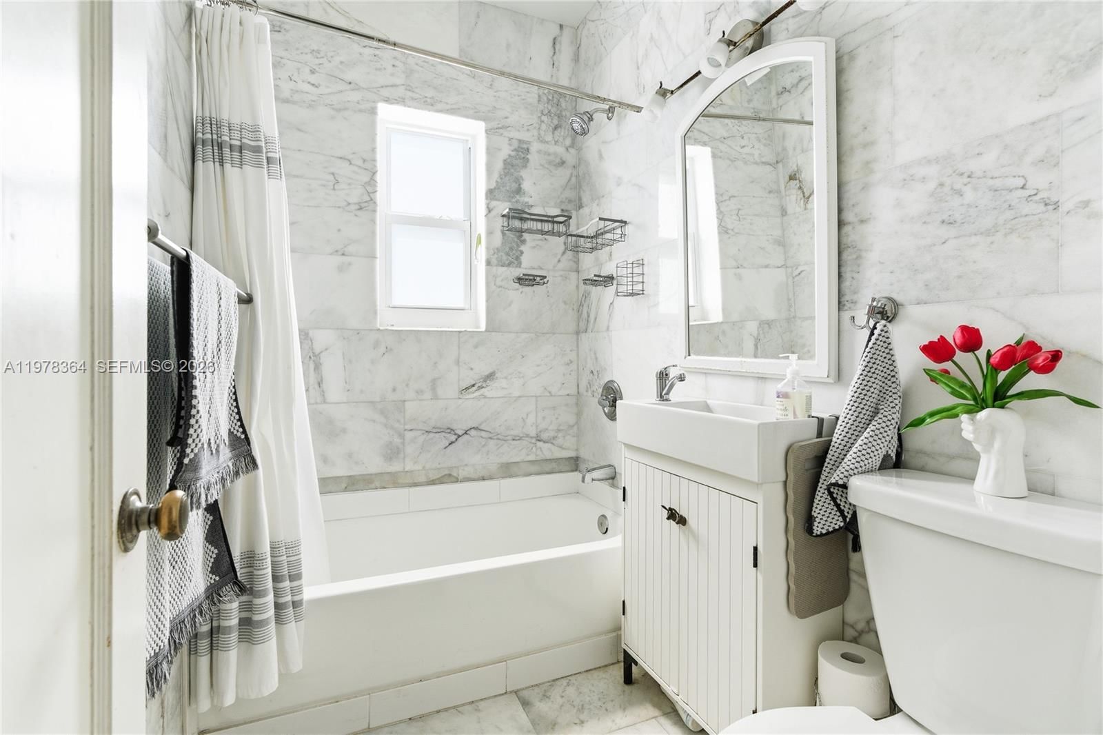 640 NE 115th St - 18