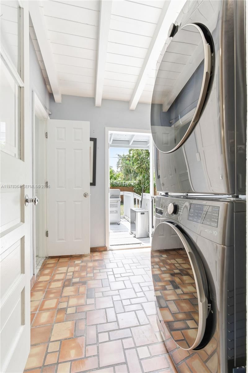 640 NE 115th St - 21