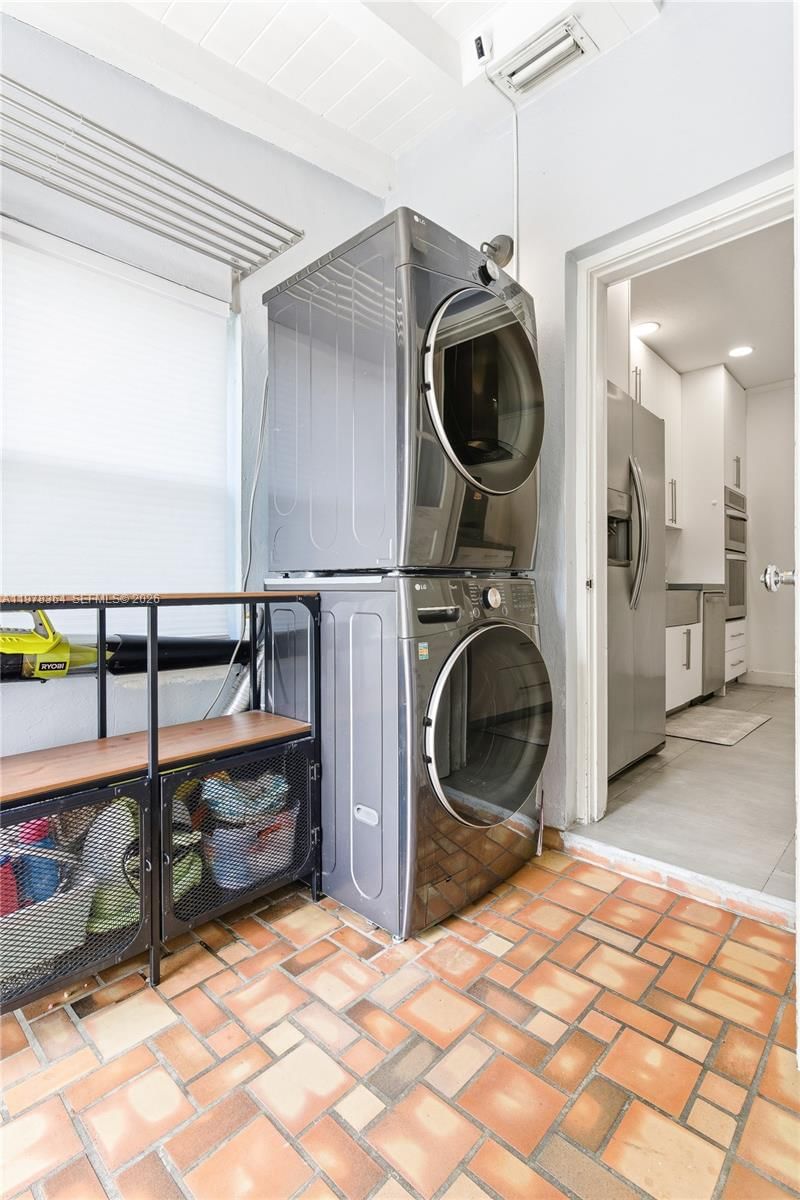 640 NE 115th St - 22